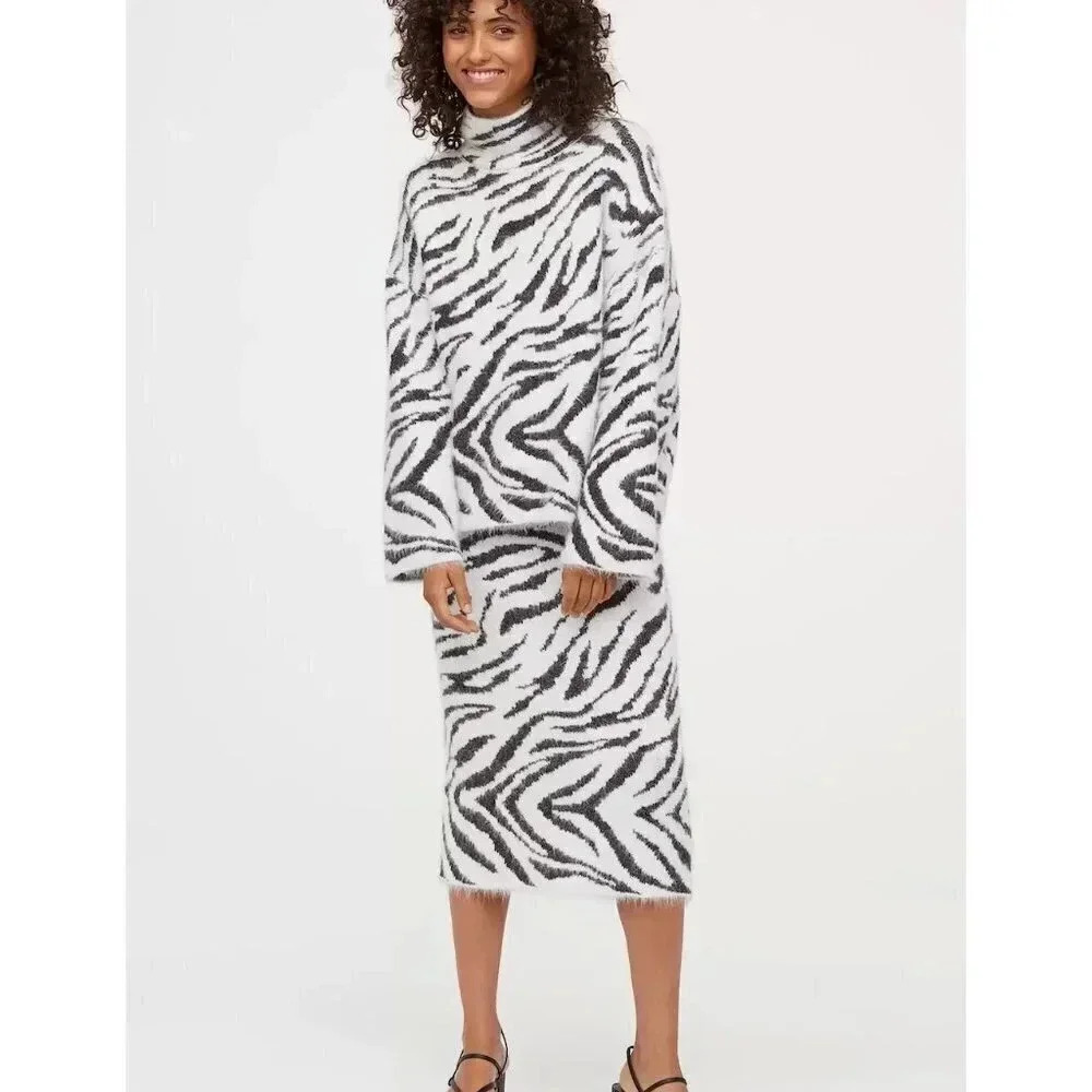 H&M Knit  Jacquard Skirt